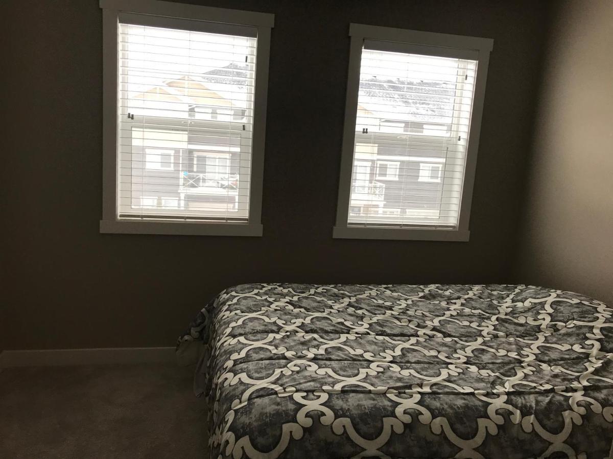 Home Stay! Calgary Extérieur photo
