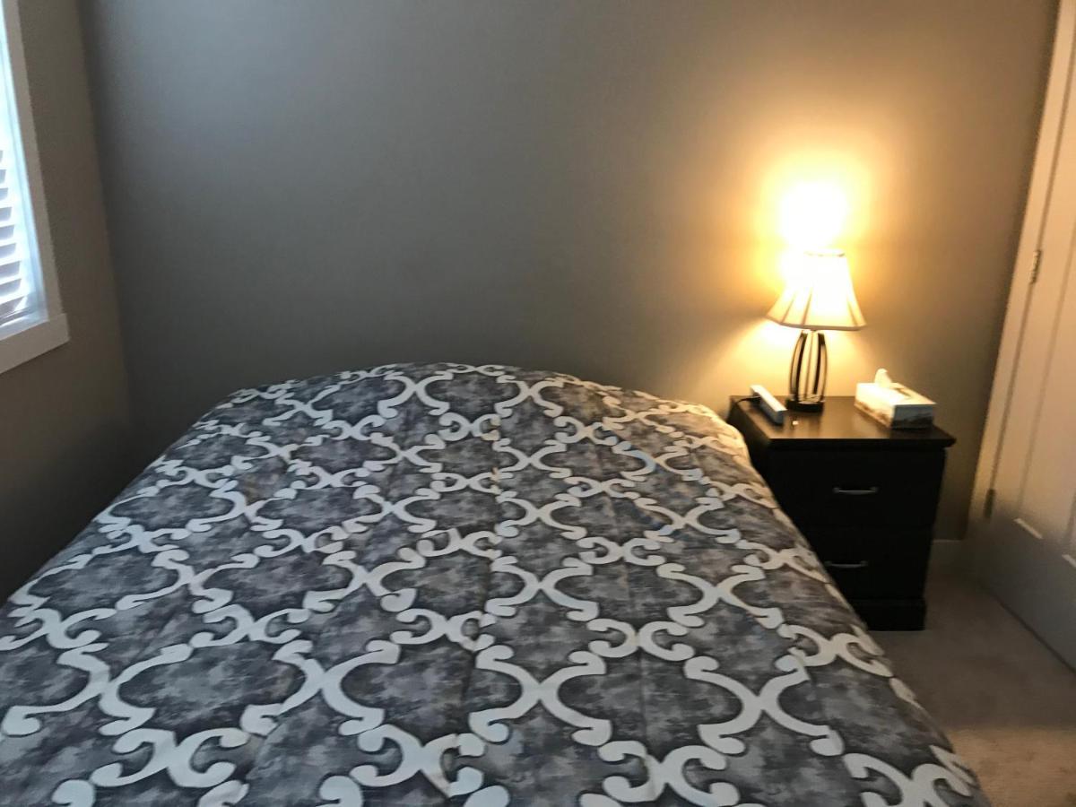 Home Stay! Calgary Extérieur photo